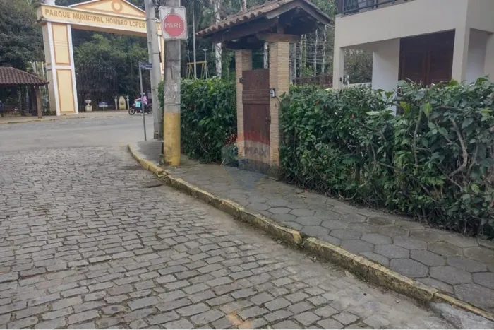 "Seu Lar dos Sonhos no Coração de Bom Jardim"