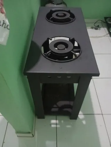 Vendo esse fogão industrial funcionando urgente. Valor 550