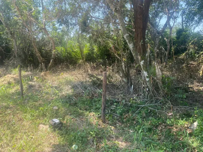 Vendo terreno de frente para lagoa de Araruama