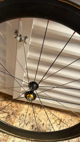 Aro de carbono muito leve apenas 850 gramas com pneu 