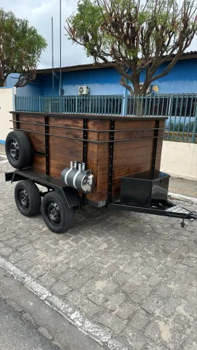 Reboque 2 eixos truncado personalizado