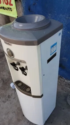Vendo bebedouro esmaltec 110vts Tudo funcionando e garantia