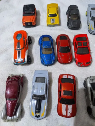 Lote 12,   Hotwheels usados loose.