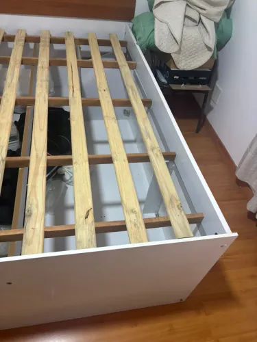 Cama casal com colchão e gavetas