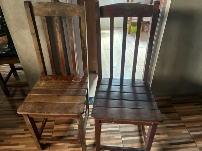 Conjunto de 4 Cadeiras de madeira