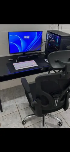 PC GAMER COM MONITOR + INCLUINDO CADEIRA E MESA GAMER.