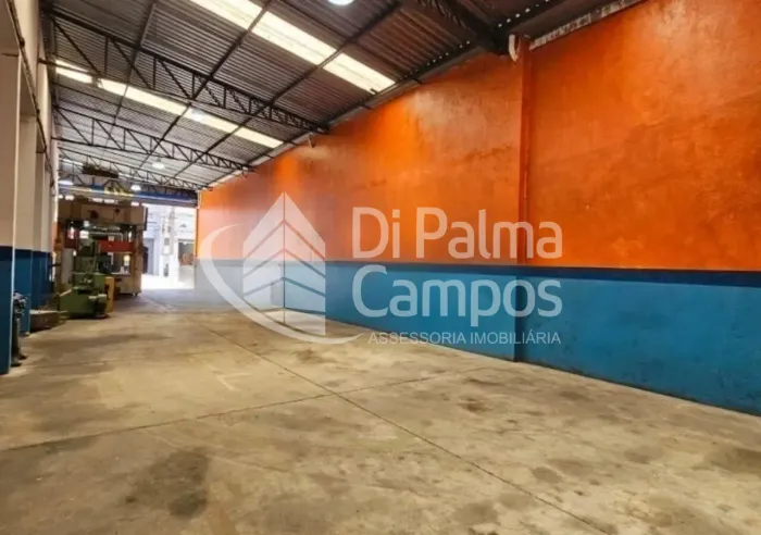 Galpão para locação com 1.490 m² no Brás, 5 salas e excelente localização