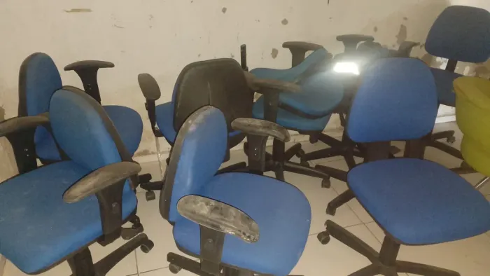 Vendo lote de cadeira de escritório 50,00 cada 