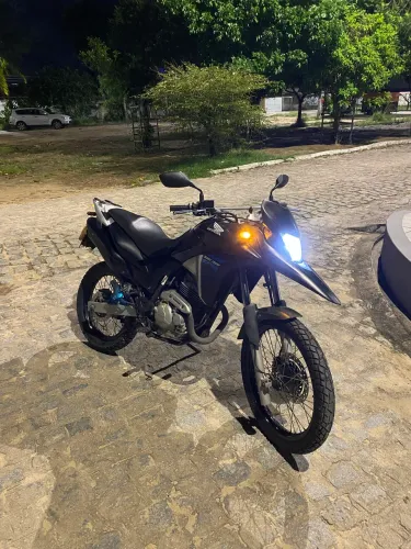 Vendo xre 300 2015 zera