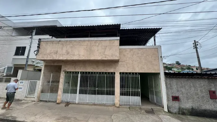 Imóvel para venda possui 140 metros quadrados com 2 quartos em Santa Terezinha - Juiz de F