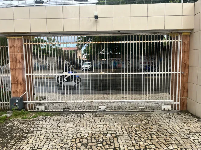 2 Portões de Ferro Reforçado