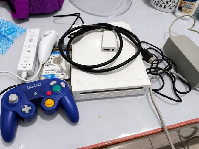 Nintendo Wii desbloqueado hd500gb adaptador HDMI para TVs mais novas lotado de jogos.
