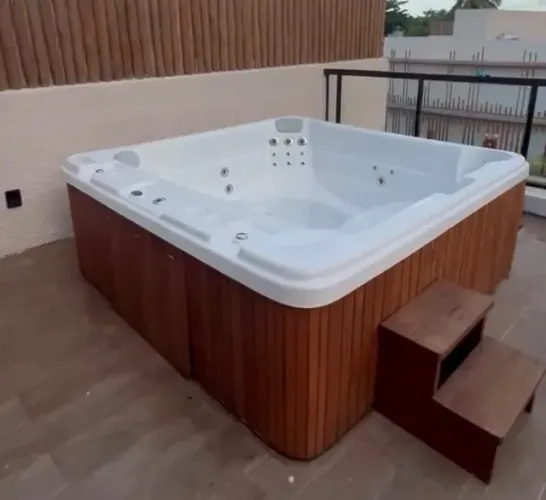 Jacuzzi/Spa branco