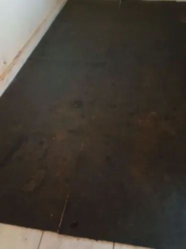 Vende-se piso emborrachado 5x1
