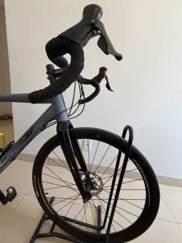 BicicletaOggi Velloce Disc Claris 16v 2024 Fosco
