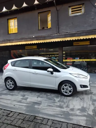 Ford Fiesta SE 1.6 8V Flex 5P 2014