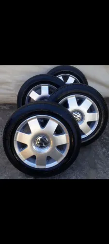 Vendo jogo de rodas 14" de alumínio + pneus pirreli P6000