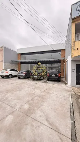 Loja comercial de 400 m² com mezanino para locação Centro, Araruama/RJ
