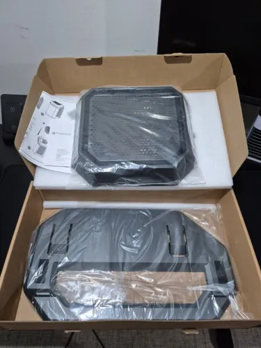 Suporte Official Thermaltake Horizontal para o Gabinete The Tower 250