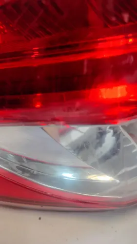 Lanterna yaris sedan led recuperada 