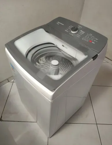 Máquina de lavar Brastemp 13kg com cesto de inox novinha ainda com plástico nas laterais