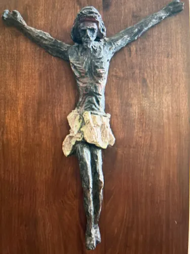Cristo base jacarandá 71x48x4cm. Antiguidade. 13 kg