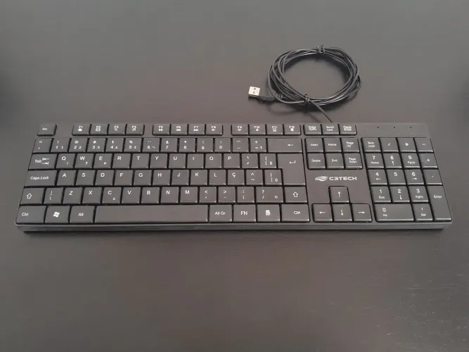 Teclado USB Multimídia KB-M11BK Preto C3Tech Usado