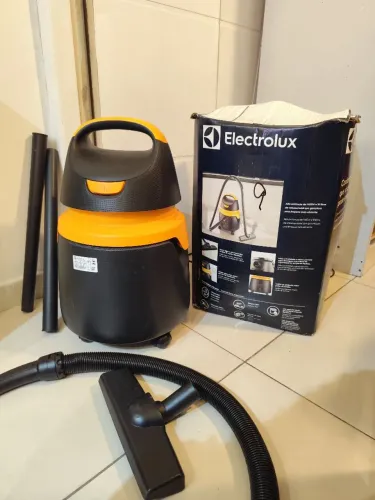 Aspirador de Pó e Água Electrolux 1400W