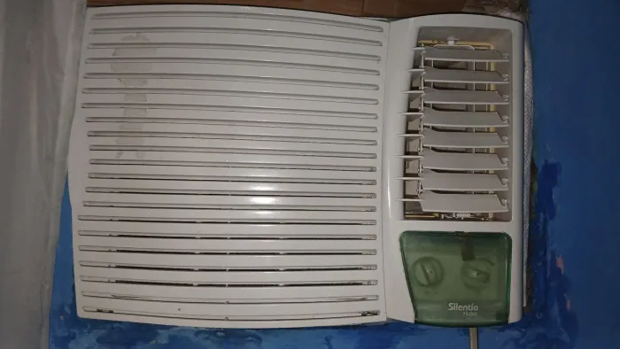 Ar condicionado usado pegando perfeitamente