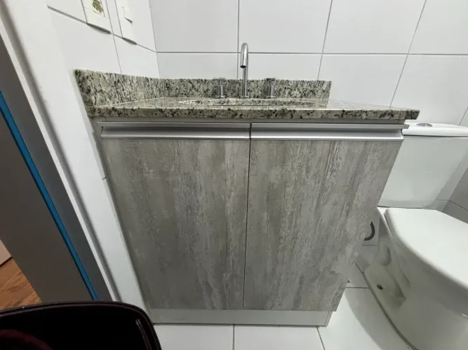 Móvel de banheiro com pedra granito Santa Cecília, Cuba deca e torneira incluídas