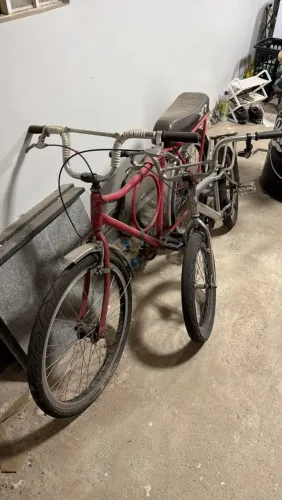 Duas bicicleta em ótimo estado