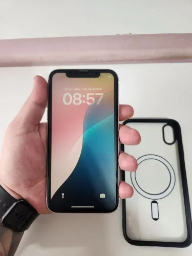 Vendo ou troco Iphone XR 64GB com Película capinha e carregador