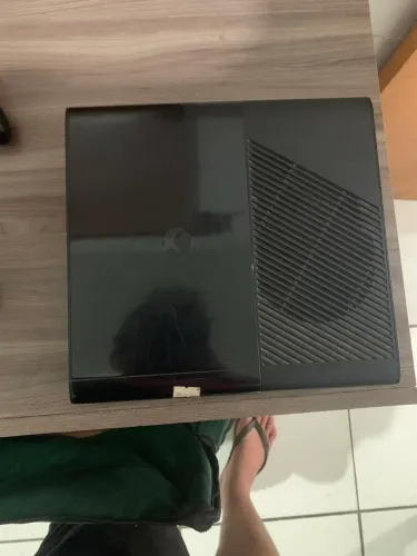 Vendo Xbox 360, tá dando luz vermelha, por isso o preço tão barato