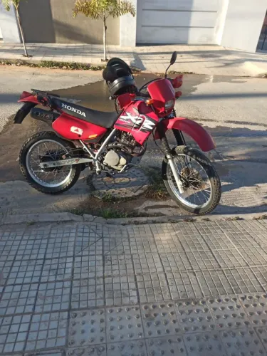 XR 200r ano 2002 