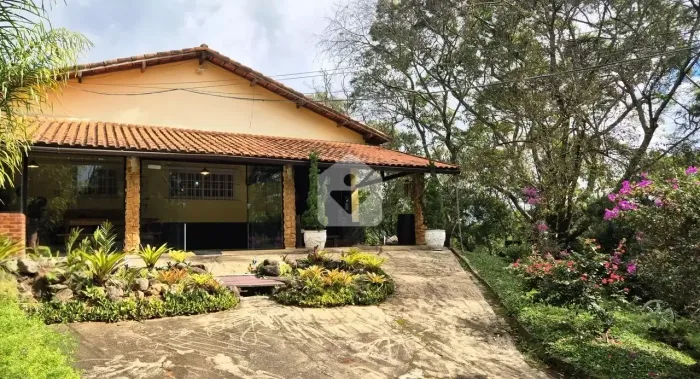 Casa para venda com 4 quartos, 3740m² - Não informado - Petrópolis/RJ