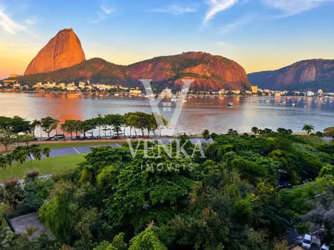 Rui Barbosa com 4 Quartos e vista para enseada contendo 290m²