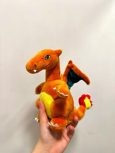 Pokémon Charizard Pelúcia Mini 