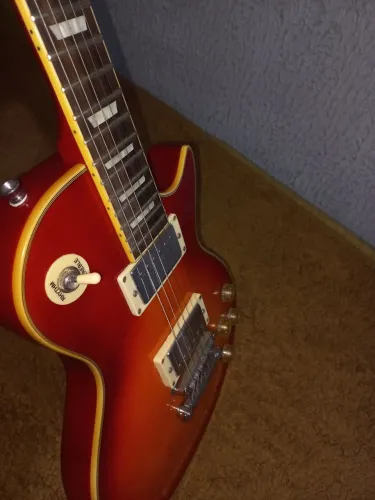 Vendo guitarra lês Paul tagima