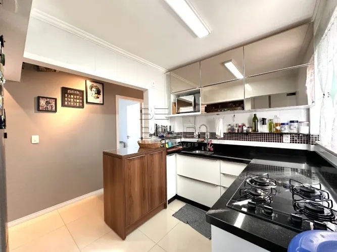 Apartamento com sacada 3 dormitórios em Capoeiras