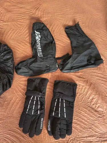 Kit motoqueiro - para chuva e frio