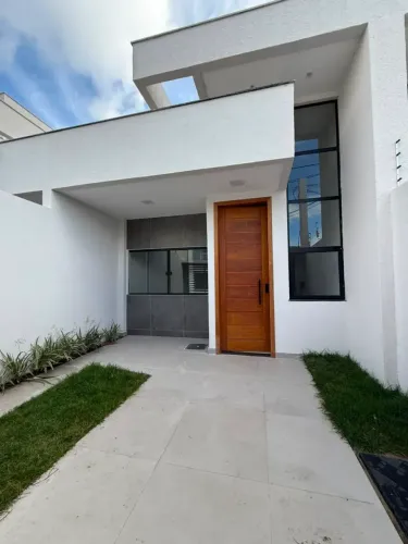 Casa linear a venda tem 59 metros quadrados com 2 quartos em Lagoa - Macaé - RJ