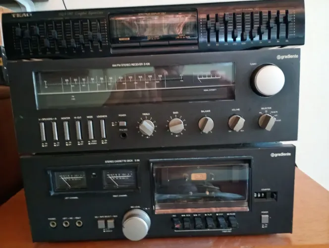 GRADIENTE S-106 COM AMPLIFICADOR E 4 CAIXAS