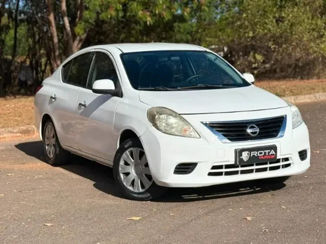 Nissan Versa SV 1.6 16V Flex Fuel 4P Mec. 2014