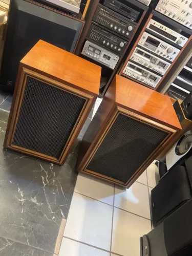 Raríssimas Caixas de Som Gradiente Jumbo( Gabinetes novos Folheados em Mogno)!