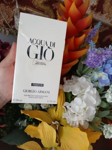 Acqua di gio eau de parfum Giorgio ARMANI 200ml . Preço 750 reais