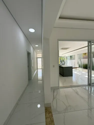 Casa térrea a venda tem 253 m2 com 4 suítes, Condomínio Florais Cuiabá - Cuiabá - MT