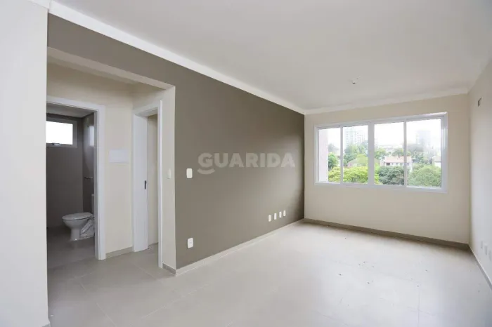 Apartamento com 2 dormitórios, 1 suíte e 2 vagas de garagem no bairro Petrópolis