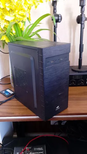 PC " Gamer " DDR4 JOGOS/ESCRITÓRIO/ESTUDOS/TRABALHO