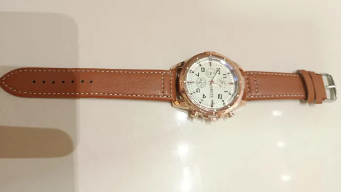 Relógio de Pulso Bonito Elegante Social Casual Redondo Grande Dourado Branco P. Couro