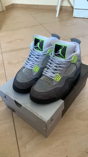 Nike air jordan 4 retro
